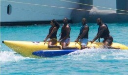 香蕉船,香蕉船防晒霜，肌肤的夏日守护神